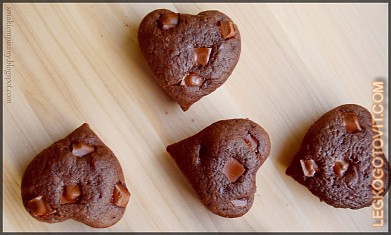 Фото рецепта: Шоколадные кексы - сердечки