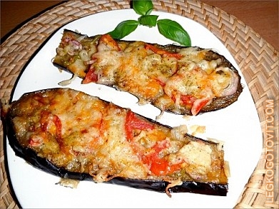 Фото рецепта: Баклажаны с овощами под сыром