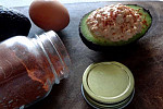 Фото рецепта: Авокадо, фаршированное яйцами