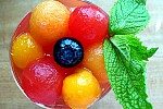 Фото рецепта: Салат творожный с ягодами