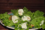 Фото рецепта: Сырные трубочки из листового салата