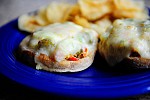 Фото рецепта: Горячие бутерброды с тунцом