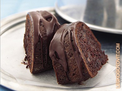 Фото рецепта: Шоколадный кекс с глазурью
