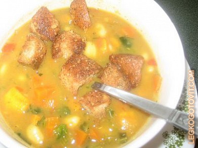 Фото рецепта: Фасолевый суп с гренками