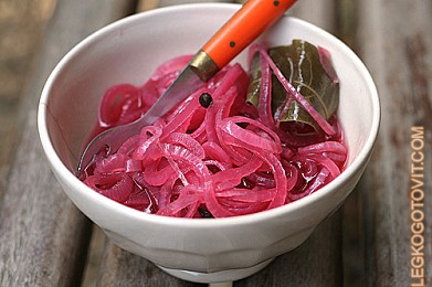 Фото рецепта: Маринованный красный лук