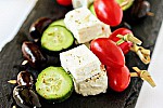 Фото рецепта: Греческий салат на шпажках