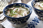 Фото рецепта: Куриный суп с рисовой лапшой